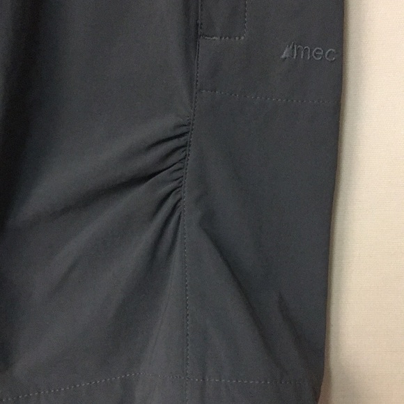 MEC Women’s Taupe lightweight Hiking Capris. Sz 2 - Picture 2 of 11